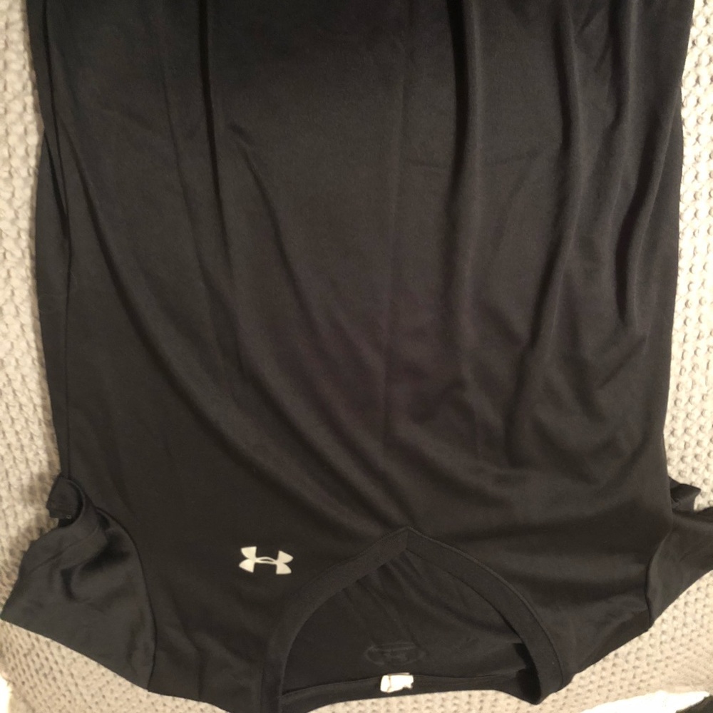 black under armor shirt